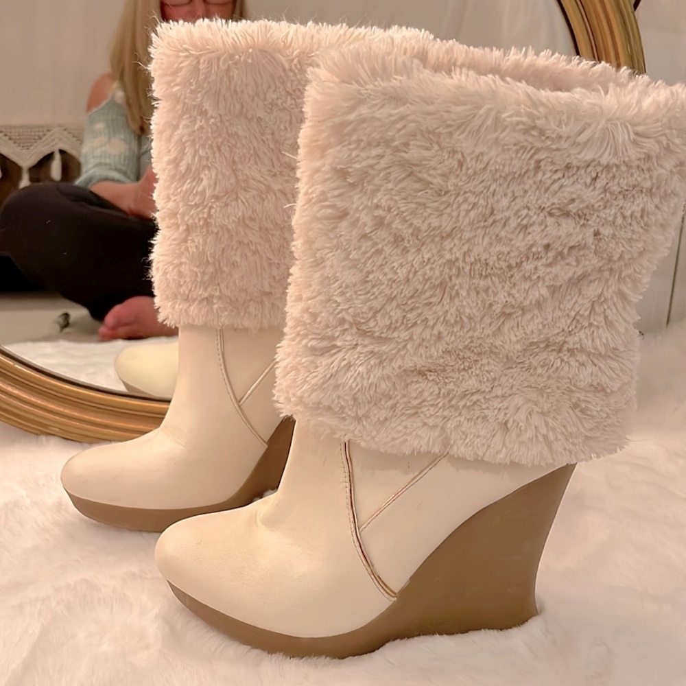 JL white faux fur boots